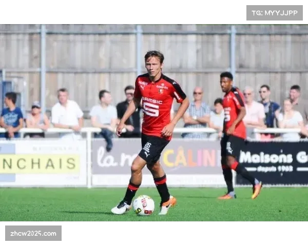 前法国国脚加盟斯特拉斯堡教练组，主要负责防守定位球战术设计